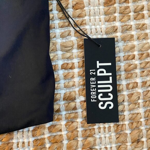 Forever 21 Sculpt Shape Cropped Tank Top – Size Small (NWT) - Picture 6 of 9